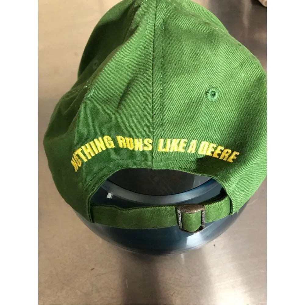 John Deere Hat Nothing Runs Like a Deere Some Wear on Clasp